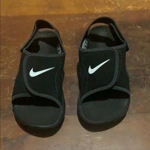 Nike boys sandals